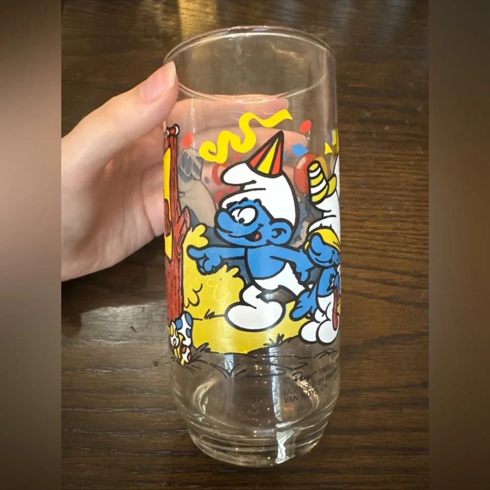 Vintage Handy Smurf 1983 Tall Drinking Glass Tumbler Cup Peyo